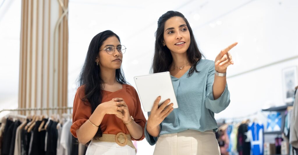 Manager working to improve employee performance, reduce turnover, and enhance engagement through targeted cashier coaching.